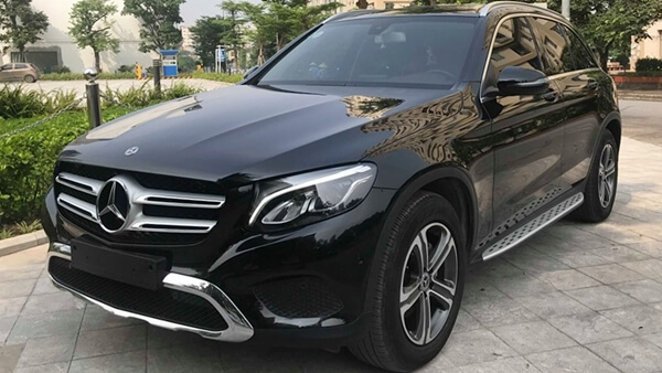 Bán xe Mercedes GLC 200 cũ đời 2018 màu Đen chạy 3268 Km như mới